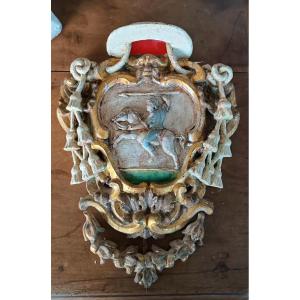 Antique Heraldic Coat Of Arms In Lacquered And Gilded Wood, Late 17th To Early 18th Century