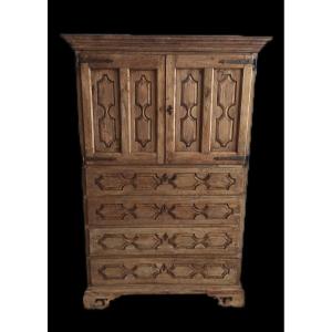 Buffet ancien avec tiroirs