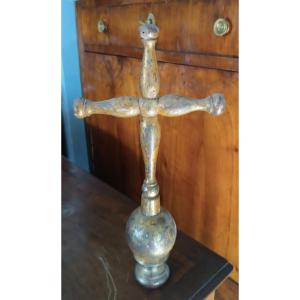 Croix processionnelle ancienne en bois doré H.45 Cm