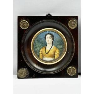 Miniature à l'huile ancienne représentant un portrait de femme, première moitié du XIXe siècle