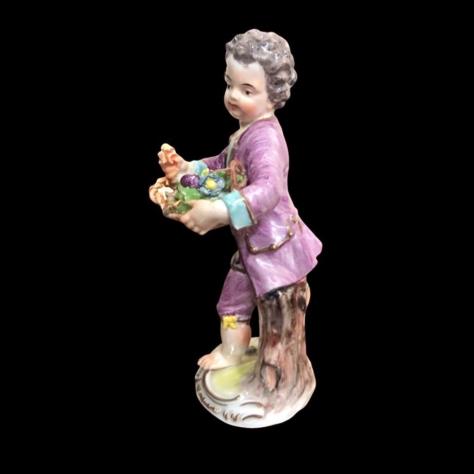 Figurine In Meissen Porcelain, Child With Basket Of Flowers. -photo-2