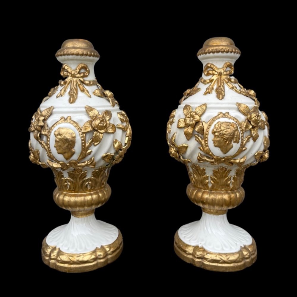 Pair Of Large Majolica Lamps With Parts In Cold Gilded Relief With Festoons, Floral Motifs And Double Medallion 