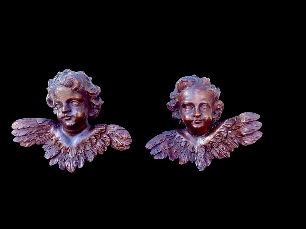Paire d'Angelots En Bois Sculpté Et Peint Marbré. Ligurie. 