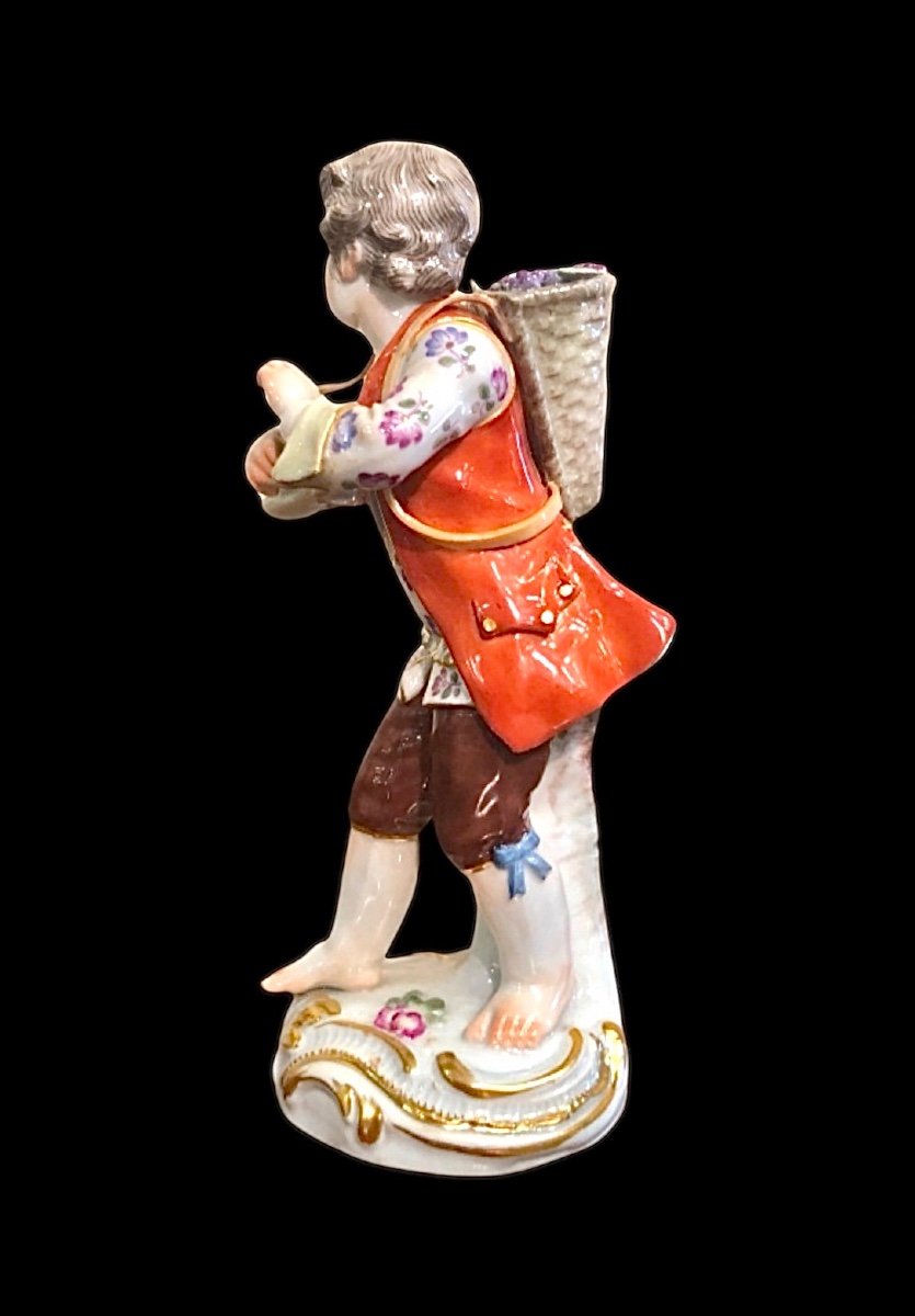Porcelain Figurine With Male Figure With Basket. Meissen. -photo-3