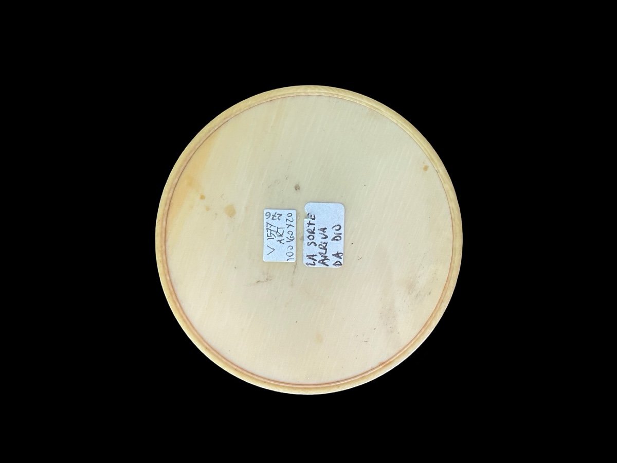 Ivory Box With Round Neoclassical Motifs. -photo-4