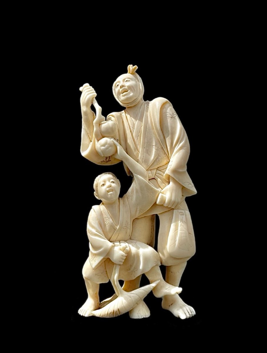 Ivory Okimono Sculpture With Male And Child Character. -photo-3