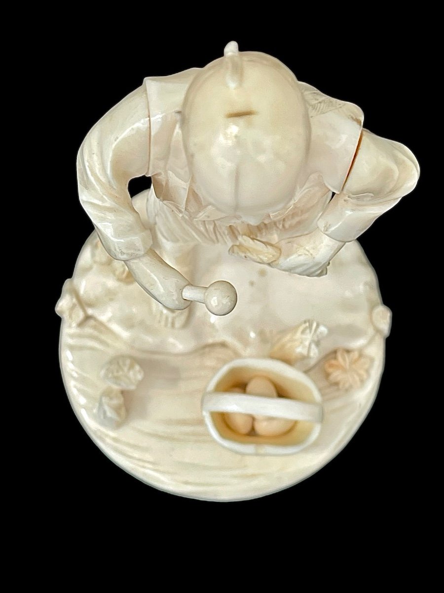 Ivory Okimono Sculpture Depicting A Male Figure With Braid And Basket. -photo-2