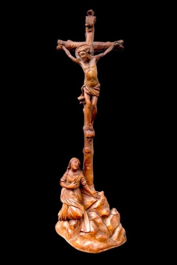 Small Boxwood Sculpture Depicting Christ On The Cross And Magdalene. 