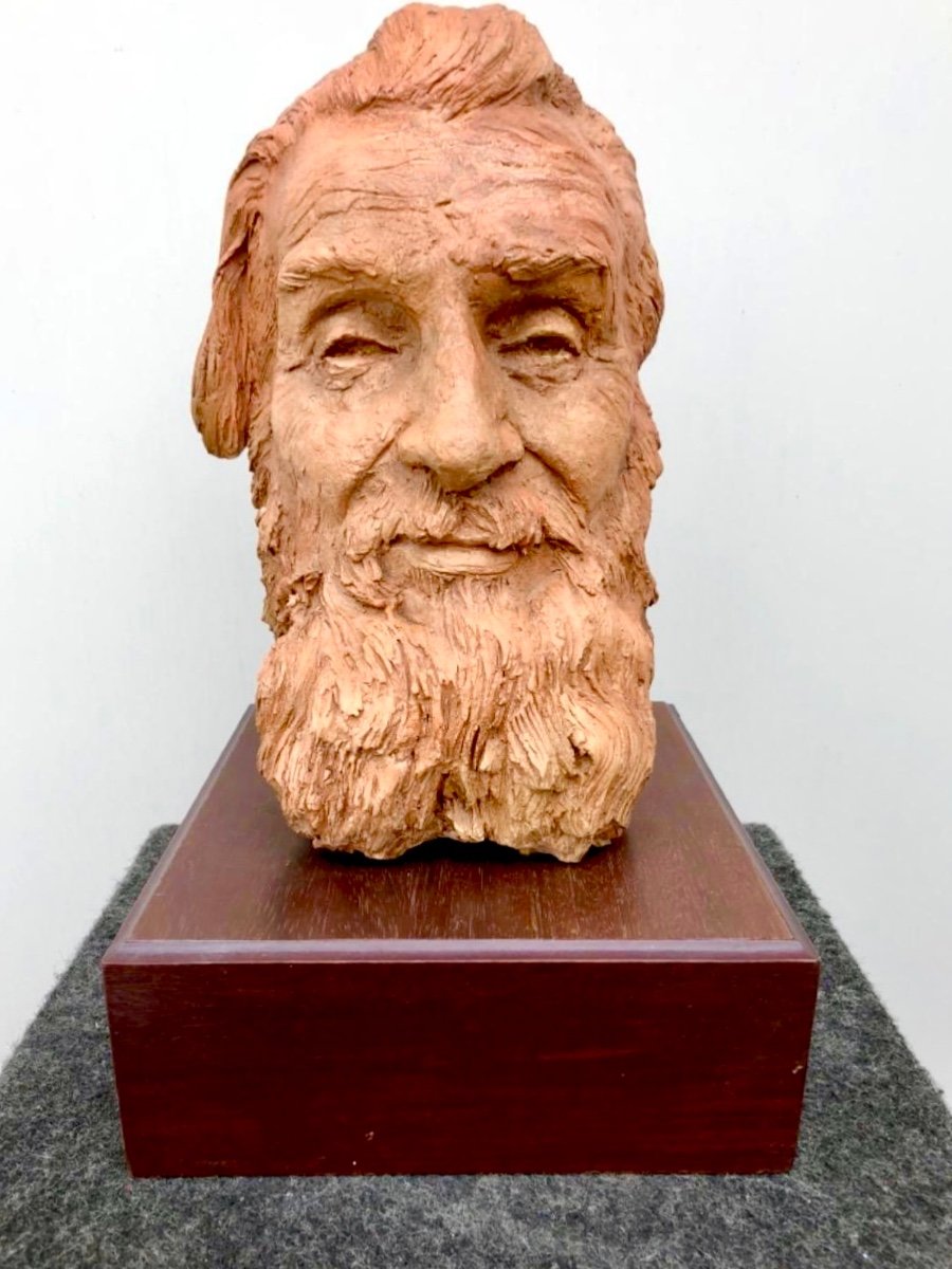 Sculpture En Terre Cuite Représentant La Tête d'Un Personnage Masculin Portant Une Barbe. 