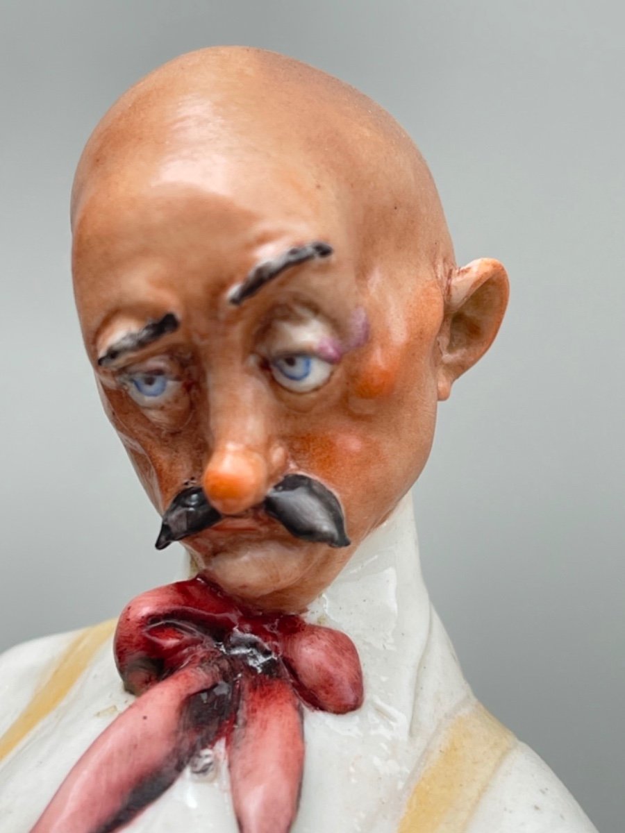 Sculpture Caricaturale En Porcelaine Représentant Des Joueurs De Boules -photo-2