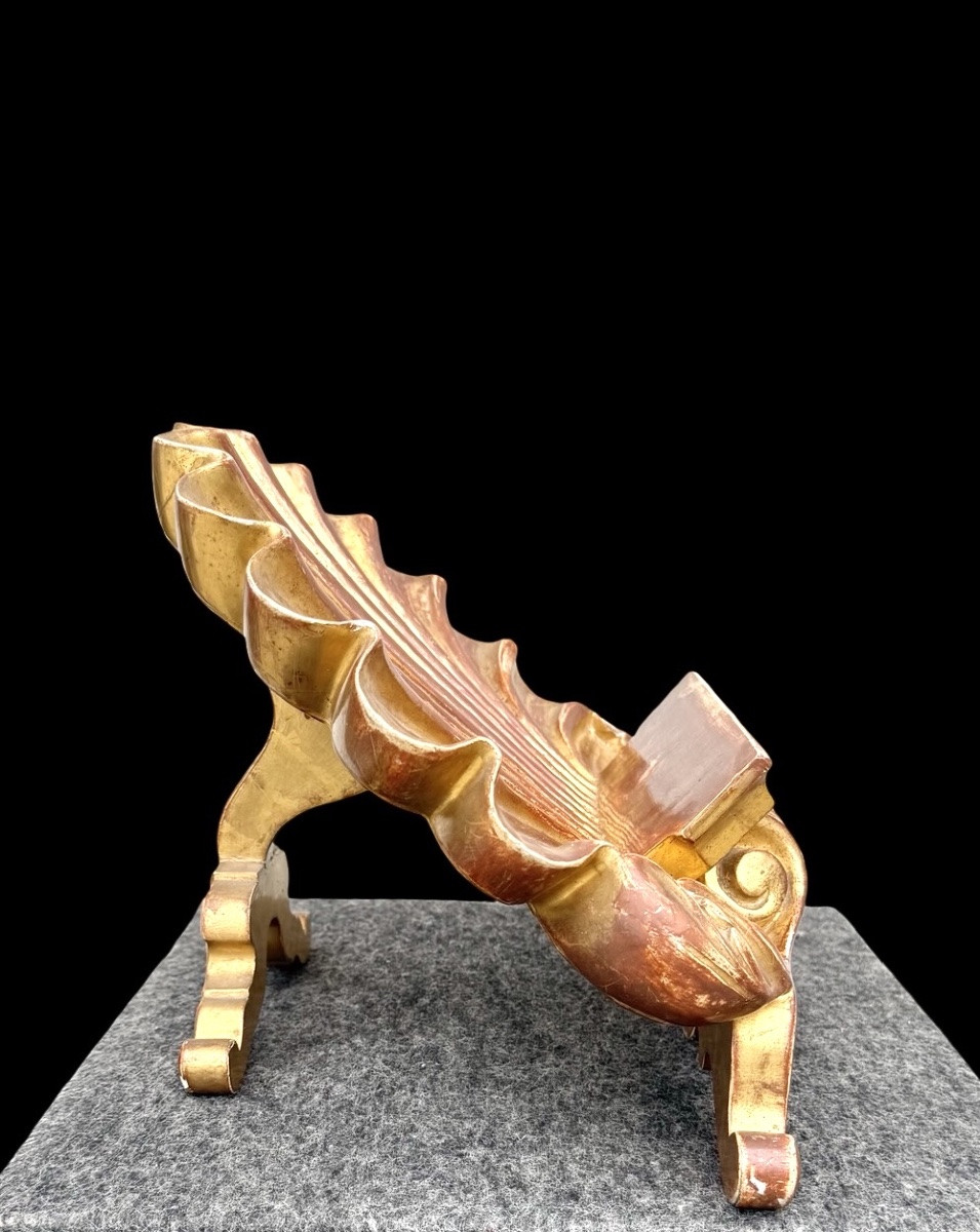 Shell-shaped Lectern In Carved And Gilded Wood With Rocaille Motifs. -photo-3