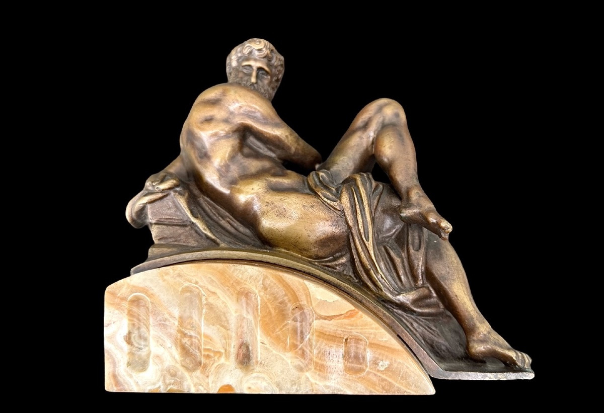 Paire de serre-livres en bronze représentant l'Aurore et le Crépuscule .-photo-3