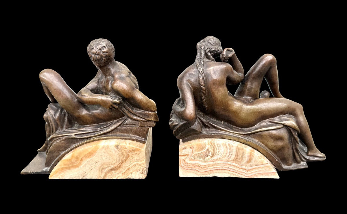 Paire de serre-livres en bronze représentant l'Aurore et le Crépuscule .-photo-7
