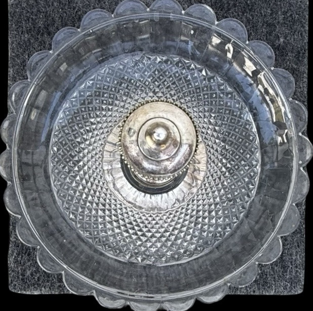 Centerpiece - Fruit Bowl In Silver-plated Metal With A Wide Base And Molded Handle -photo-2