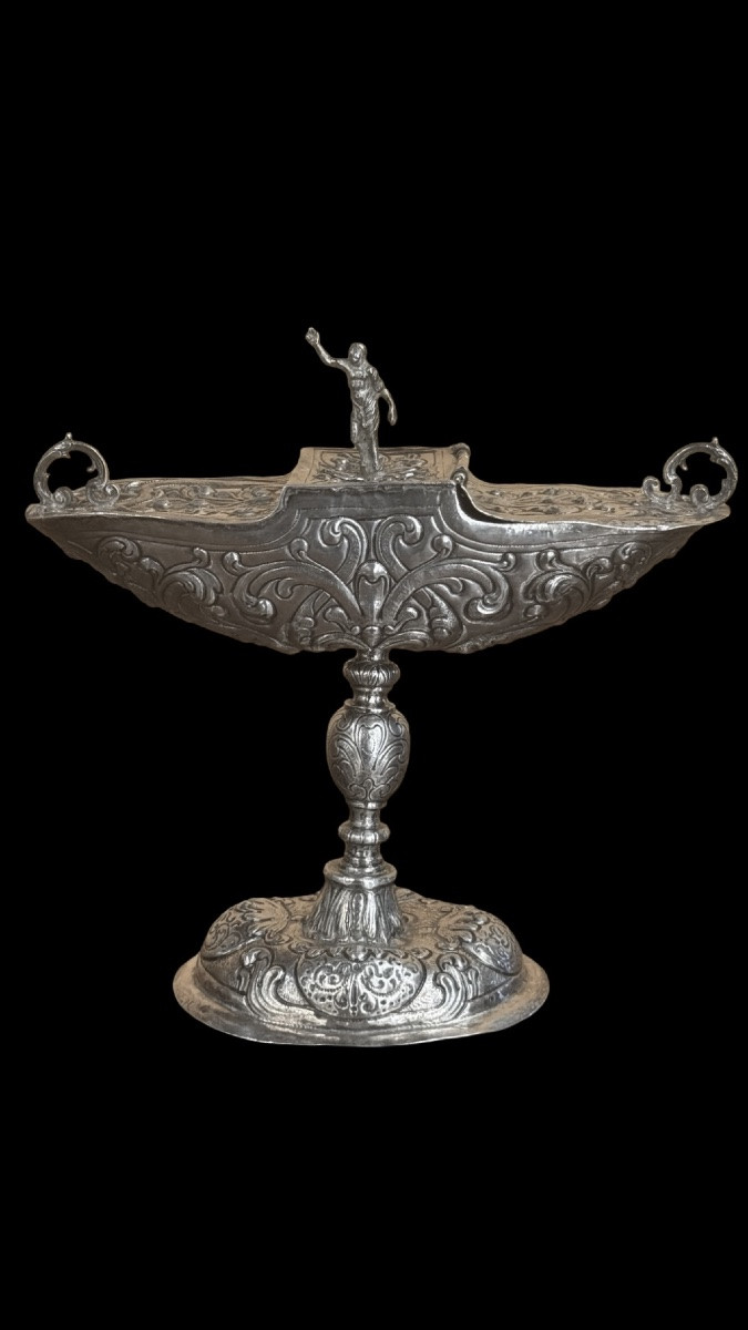 Incense Holder In Embossed Silver With Festoons Of Leaves And Scrolls. -photo-3