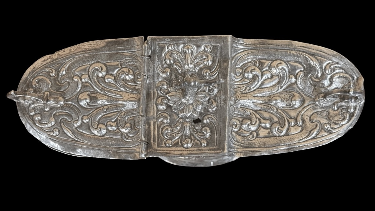 Incense Holder In Embossed Silver With Festoons Of Leaves And Scrolls. -photo-2