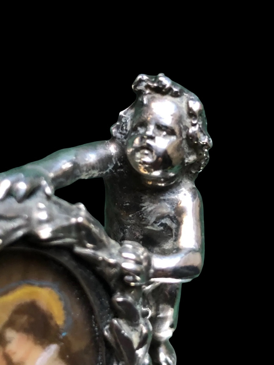 Solid Silver Paperweight With Two Cherubs Holding A Portrait Holder -photo-1
