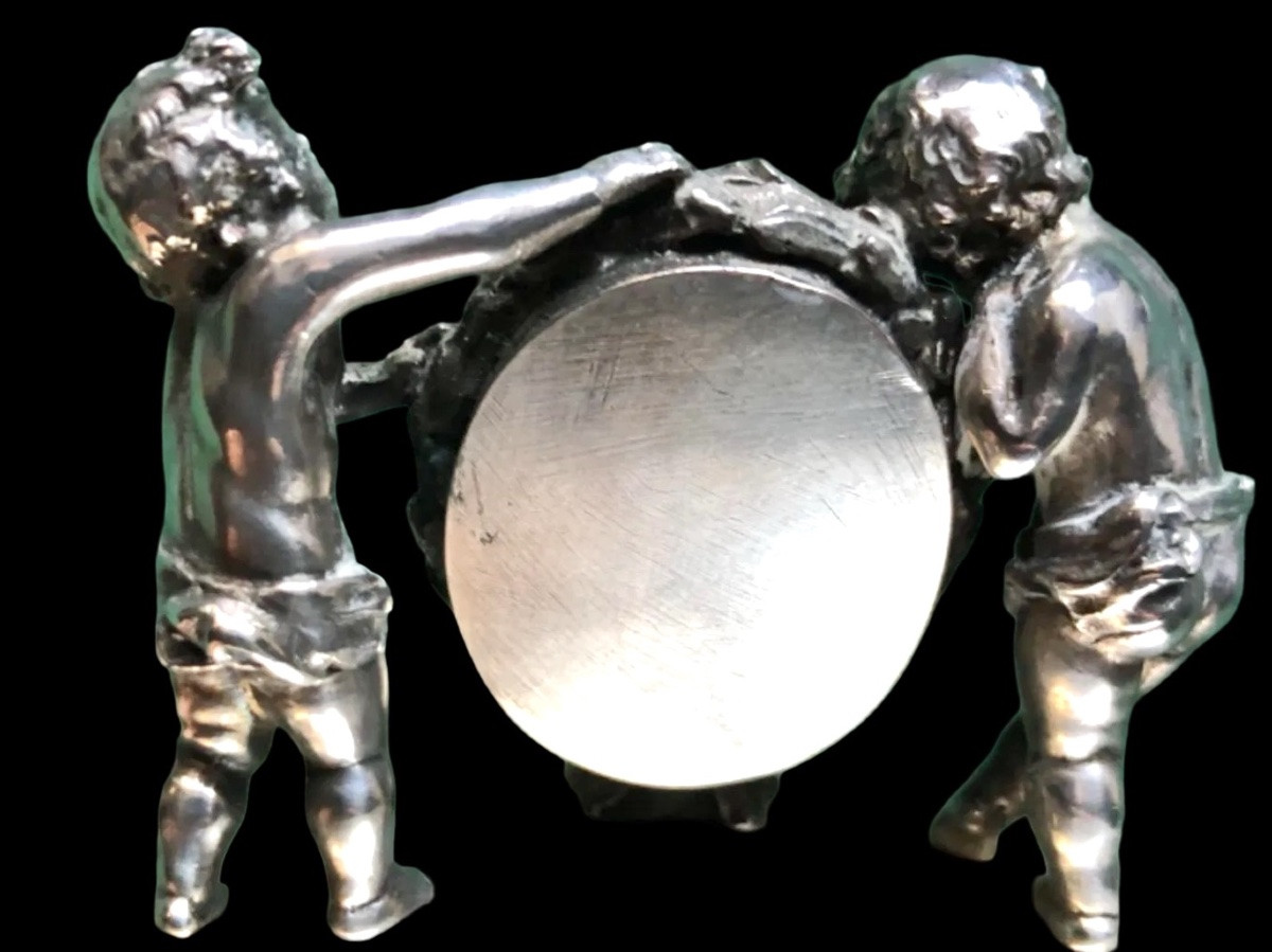 Solid Silver Paperweight With Two Cherubs Holding A Portrait Holder -photo-3