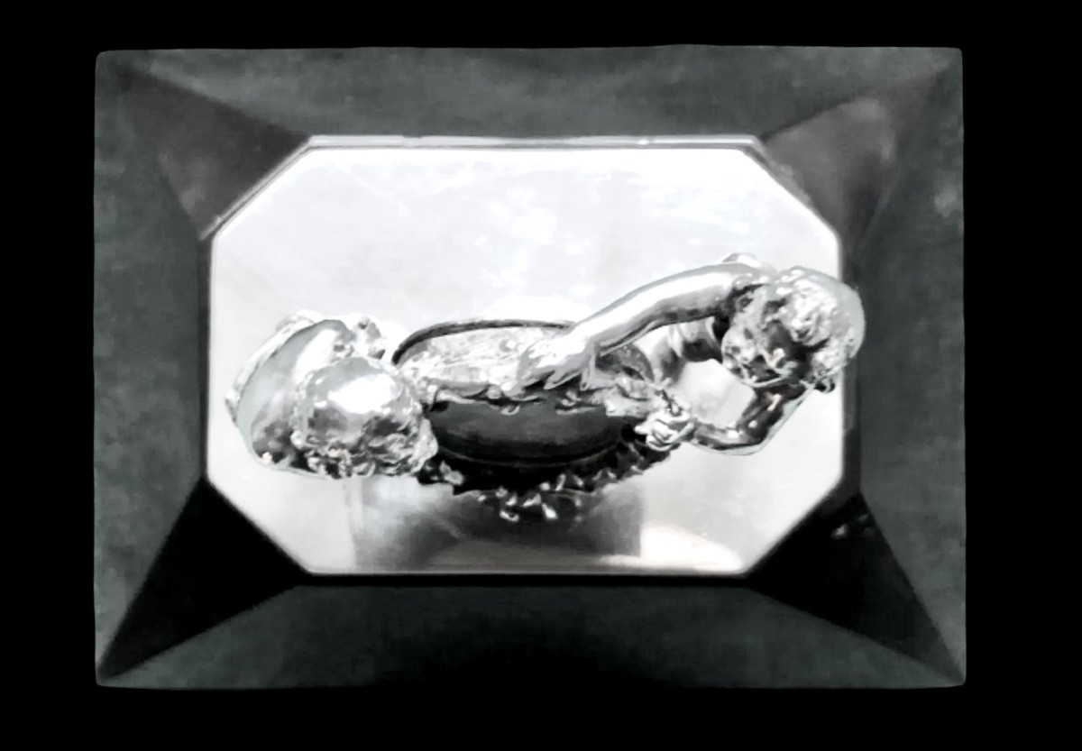 Solid Silver Paperweight With Two Cherubs Holding A Portrait Holder -photo-6