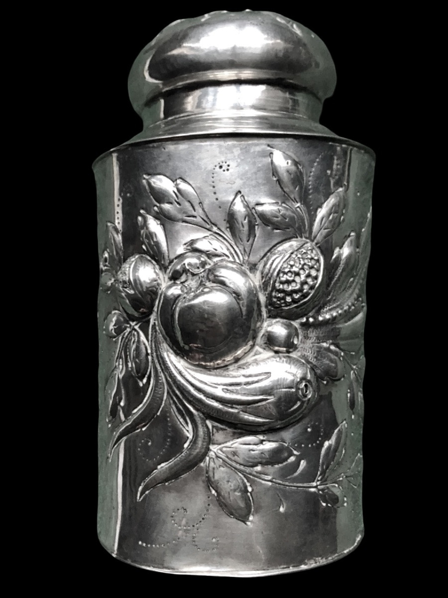 Boîte à thé en argent gaufré à décor de fruits. Allemagne. -photo-2