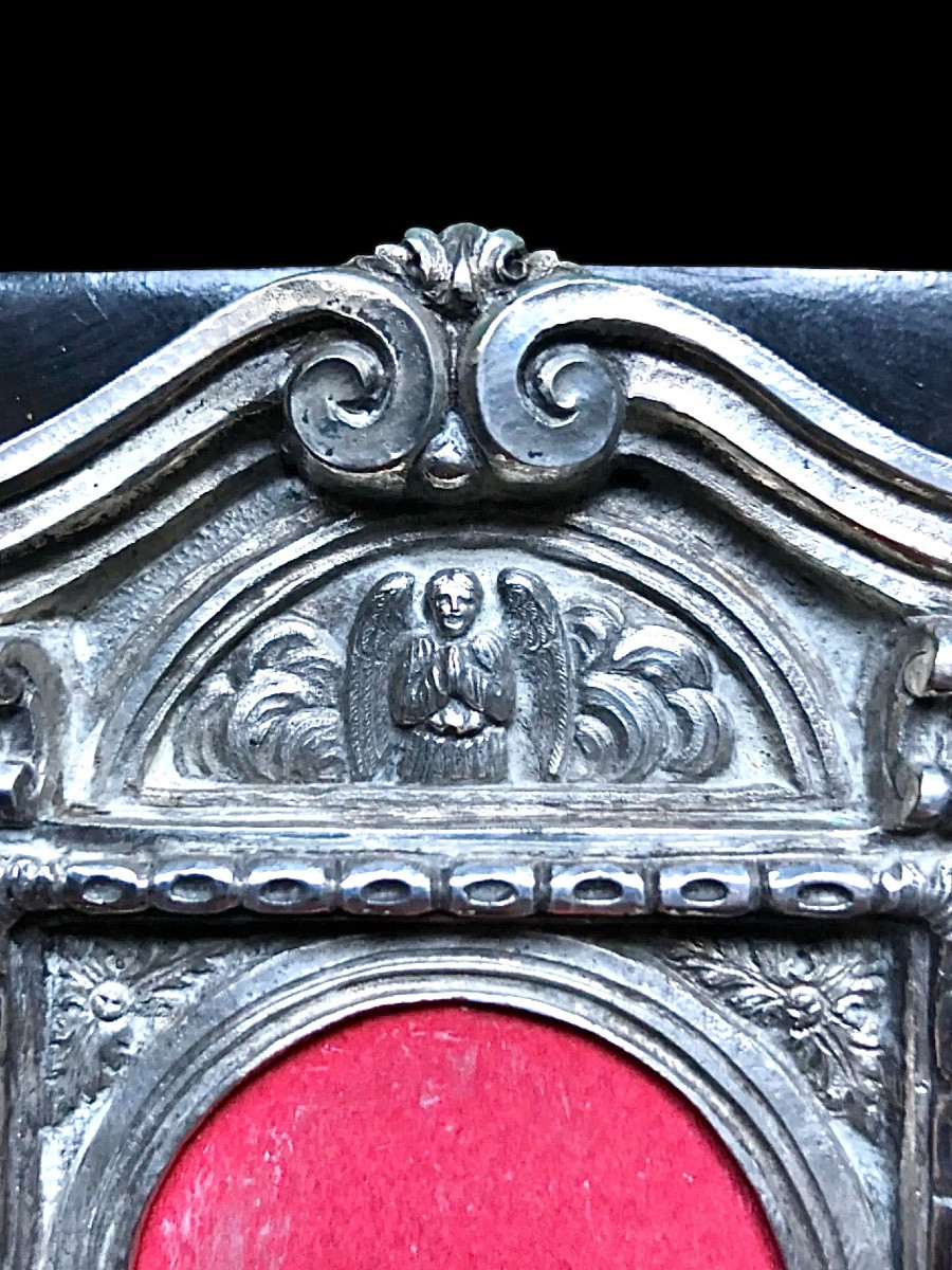 Édicule de paix en argent repoussé avec incrustation de lapis-lazuli. -photo-3