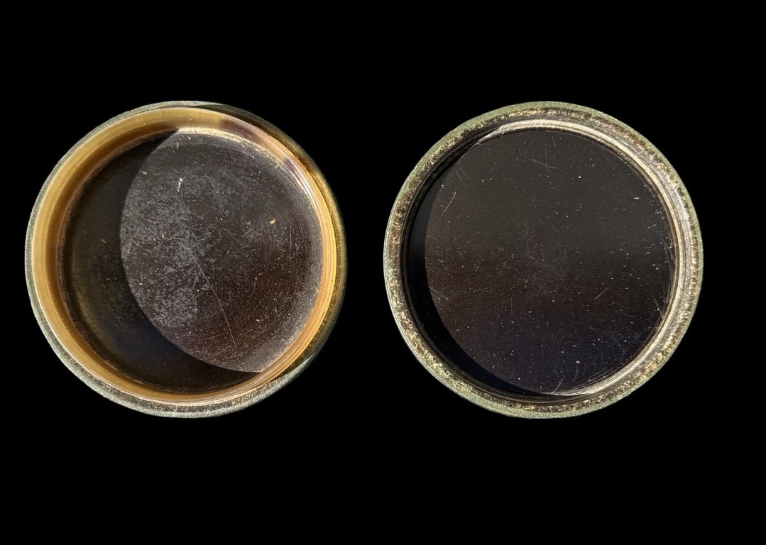 Small Tobacco Box Made Of Resin And Horn -photo-4