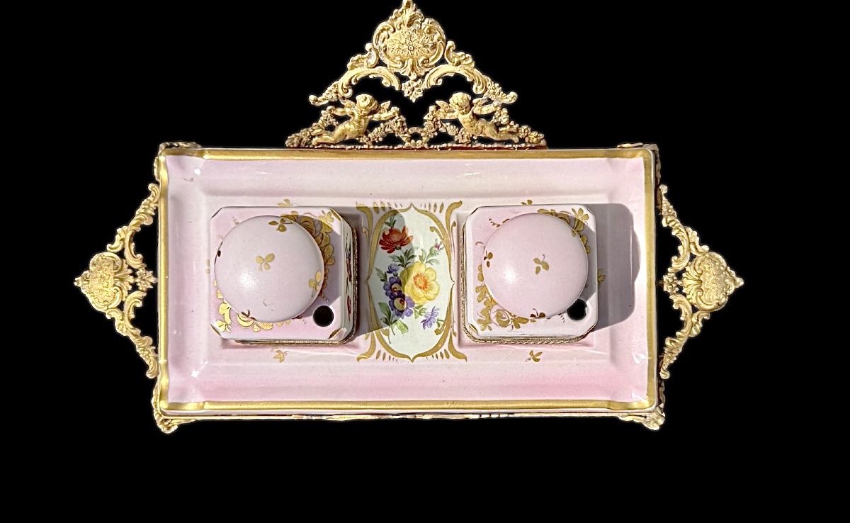 Encrier en porcelaine polychrome et métal doré. Décoré de motifs floraux.Limoges.-photo-2
