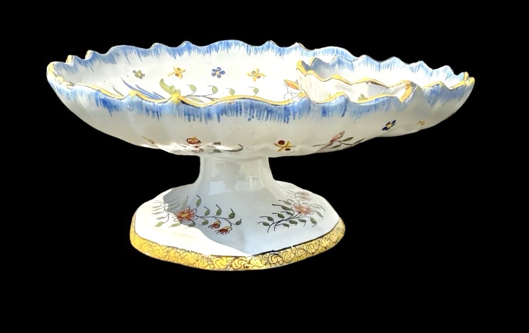 Centre de table en faïence polychrome, à base galbée et bord supérieur lobé. -photo-3