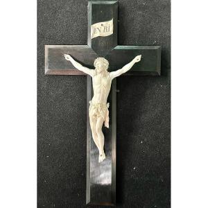 Christ In Ivory On An Ebony Wood Cross. 