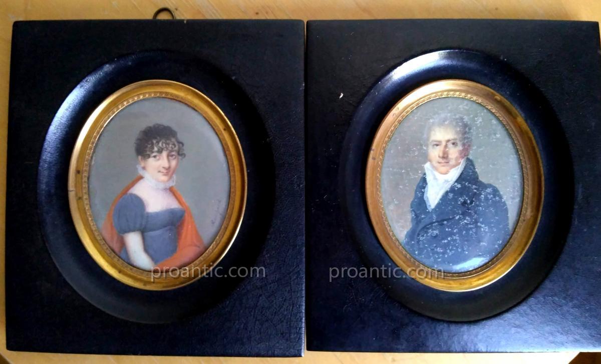 Paire De Miniatures Portraits Signées