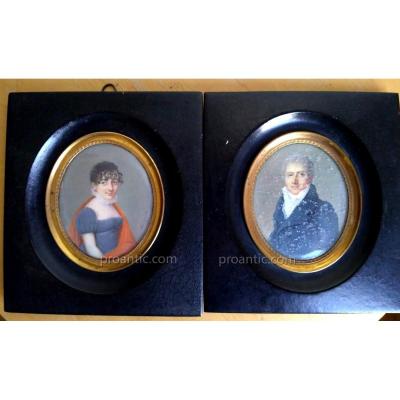 Paire De Miniatures Portraits Signées 