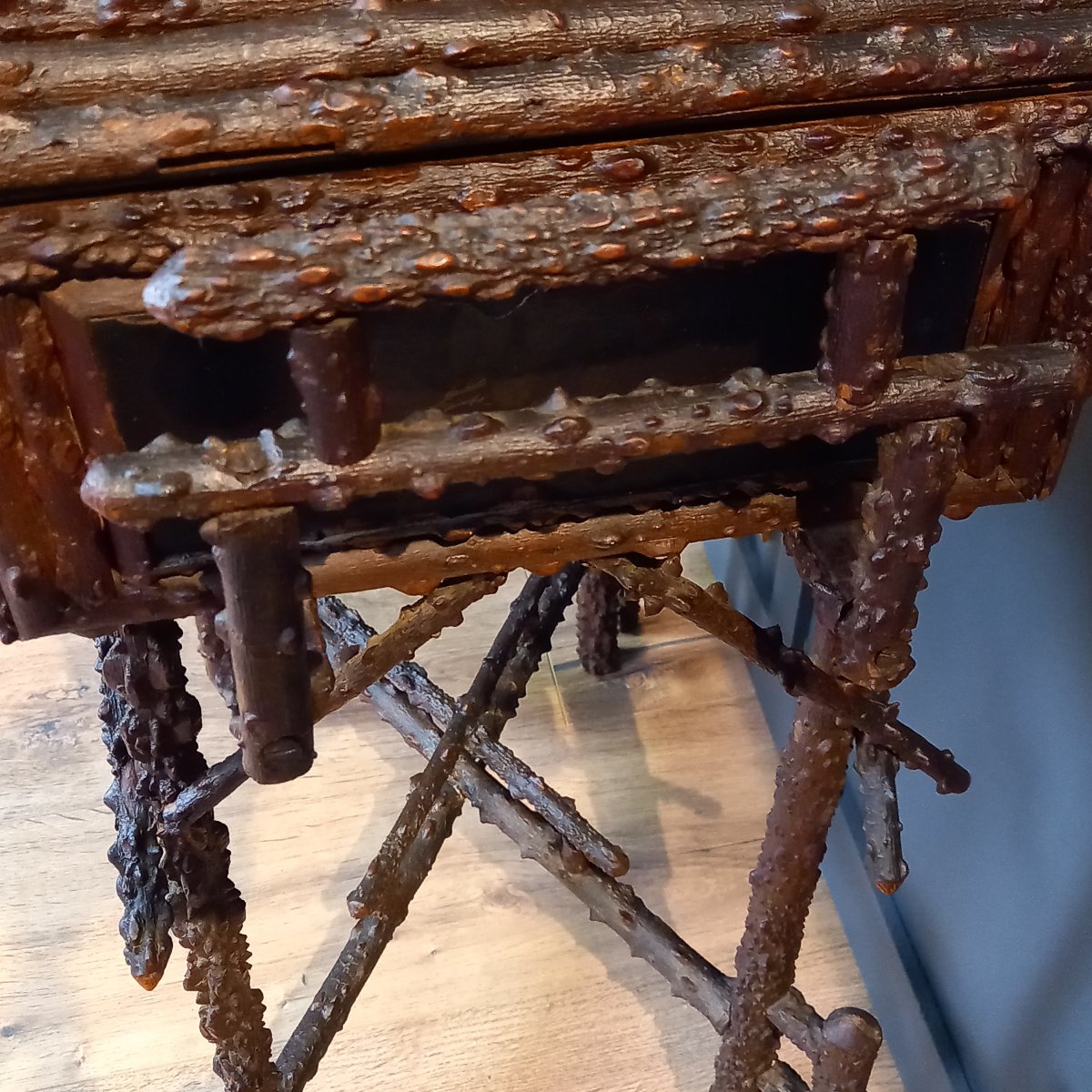 Table de couture japonaise exclusive Trampart, fabriquée à partir de branches d'arbre -photo-3
