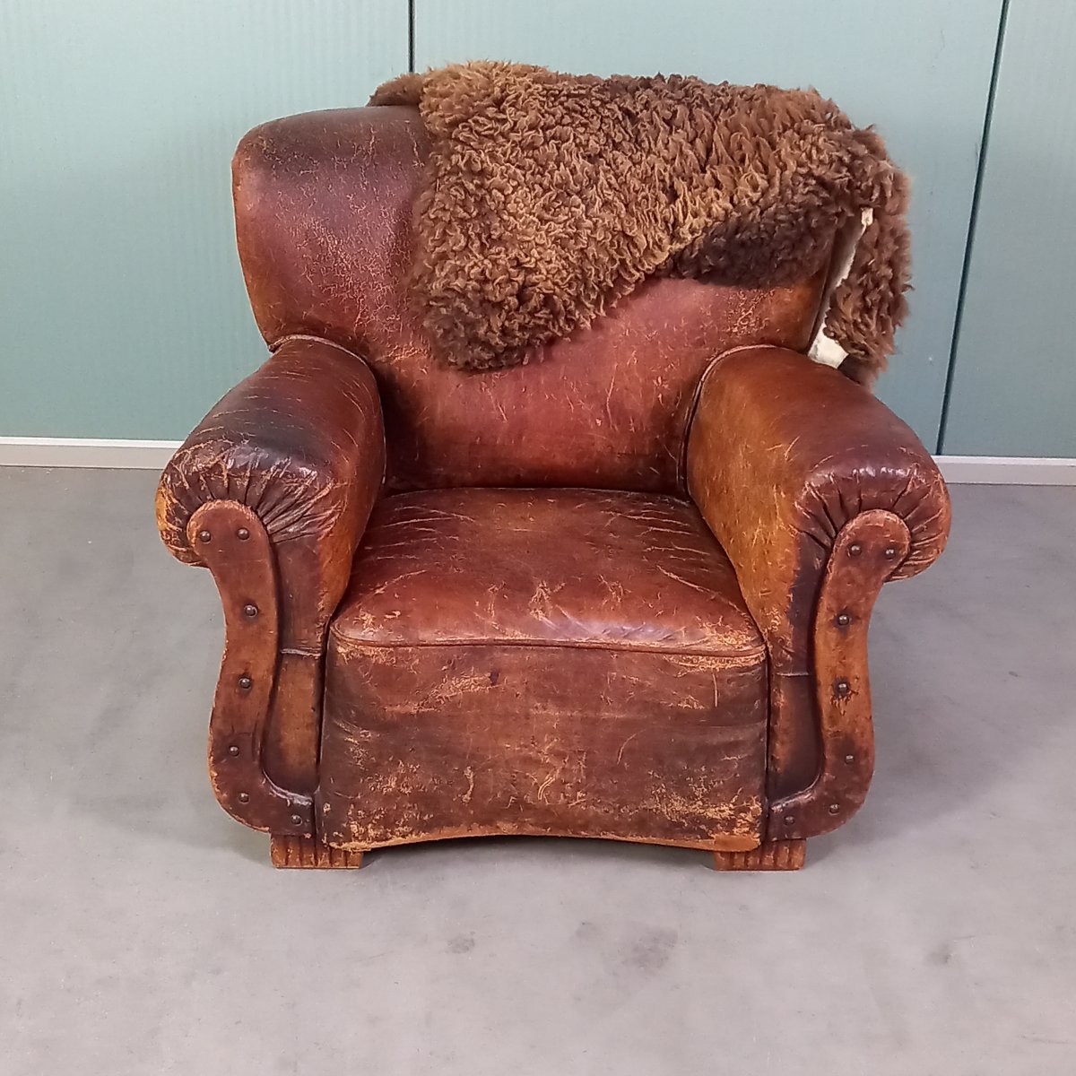 Fauteuil français ancien du XIXe siècle – solidement cloué-photo-1