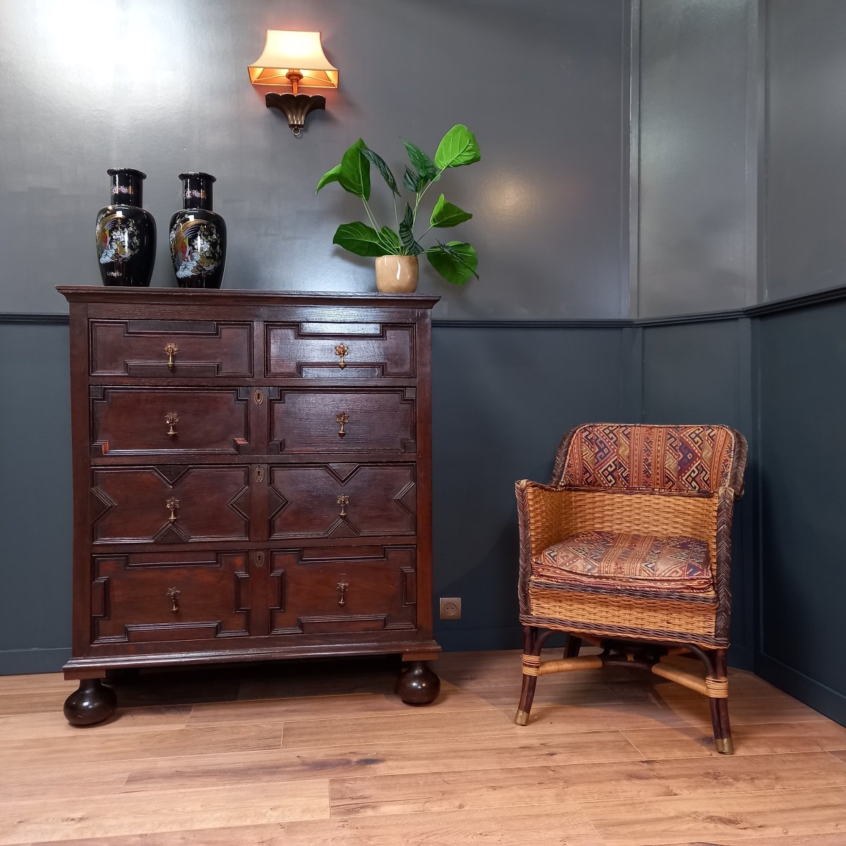 18th Century English Chest Of Drawers-photo-2
