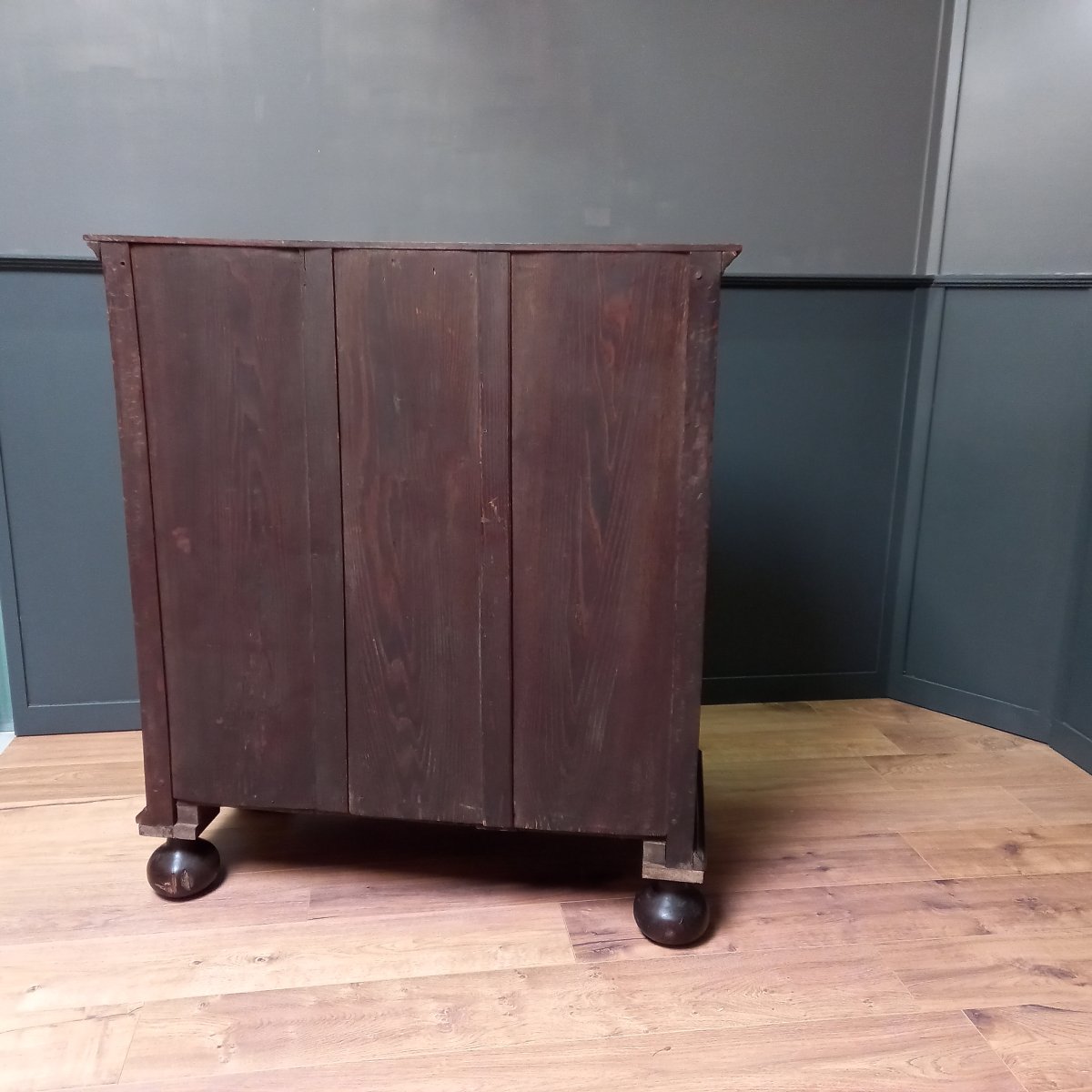 18th Century English Chest Of Drawers-photo-1