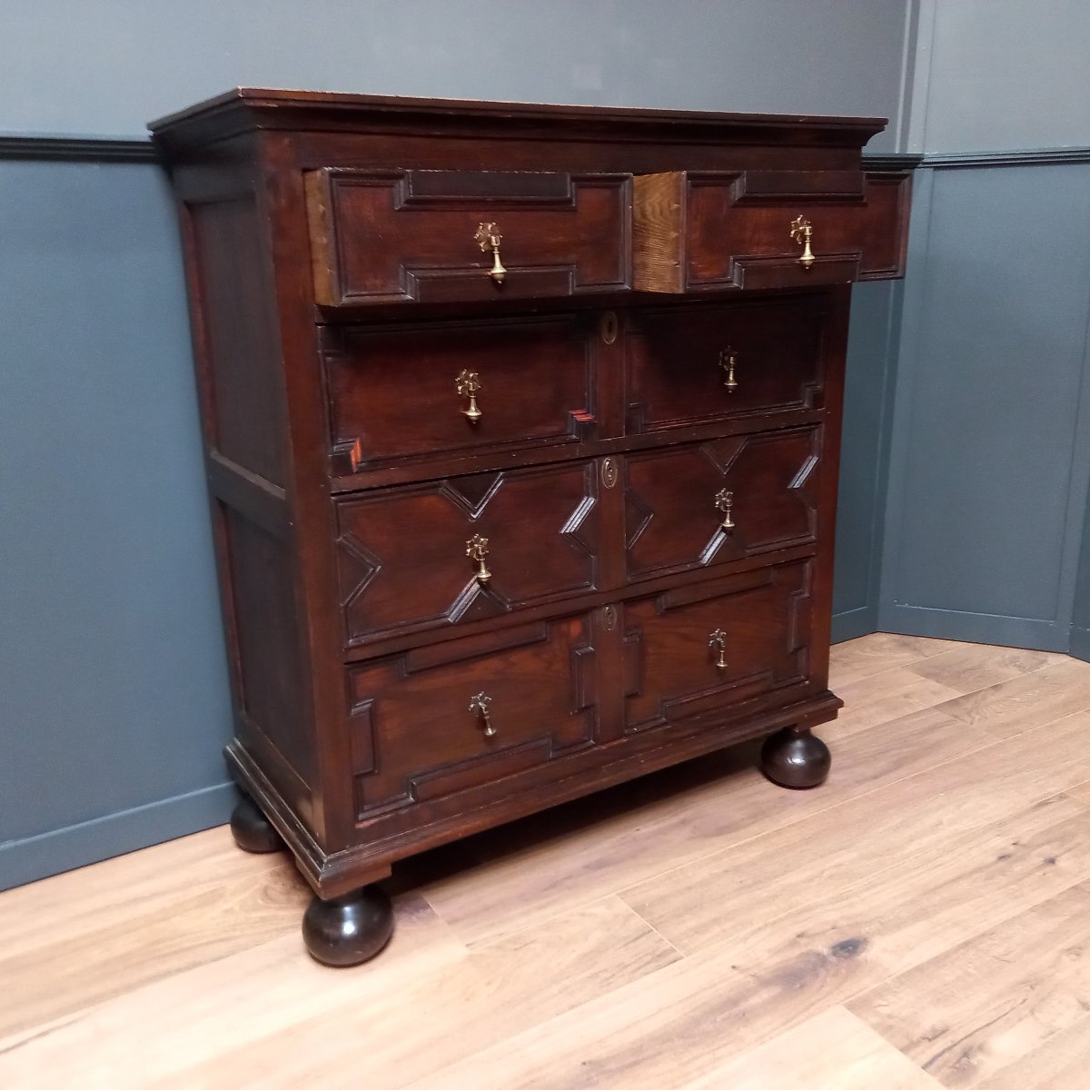 18th Century English Chest Of Drawers-photo-4