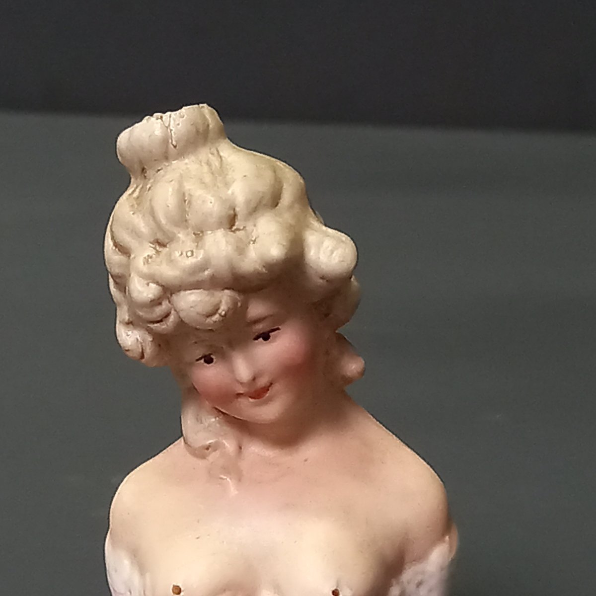 Figurines victoriennes en porcelaine biscuit-photo-1