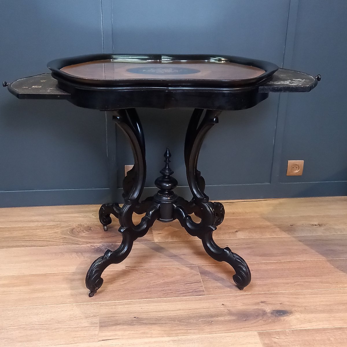 Table à vin ancienne, style Guillaume III hollandais, style Horrix-photo-3