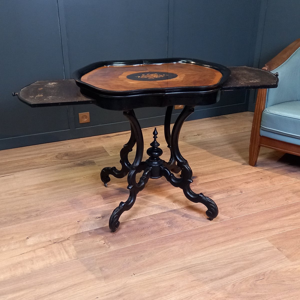 Table à vin ancienne, style Guillaume III hollandais, style Horrix