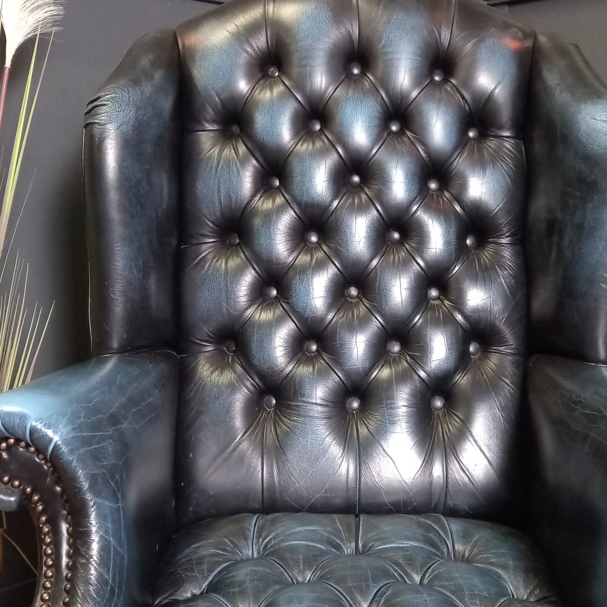 Fauteuil Chesterfield bleu à dossier arrondi-photo-3
