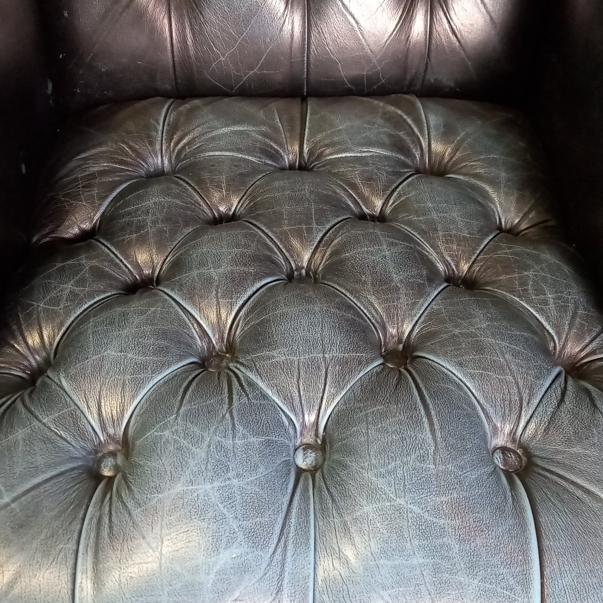 Fauteuil Chesterfield bleu à dossier arrondi-photo-4