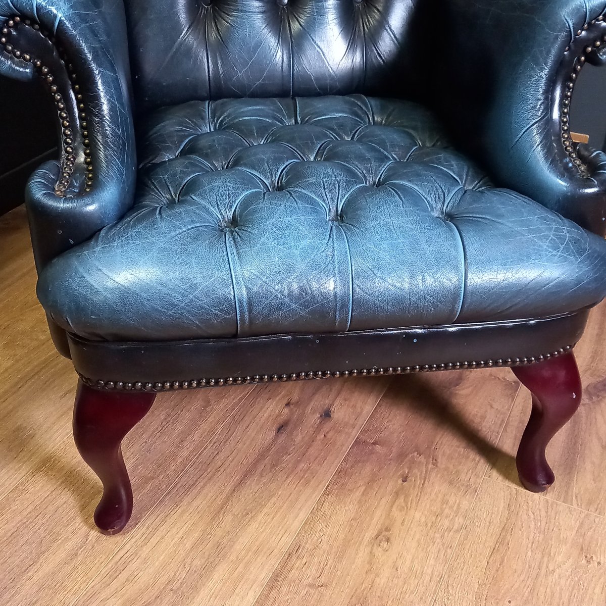 Fauteuil Chesterfield bleu à dossier arrondi-photo-8