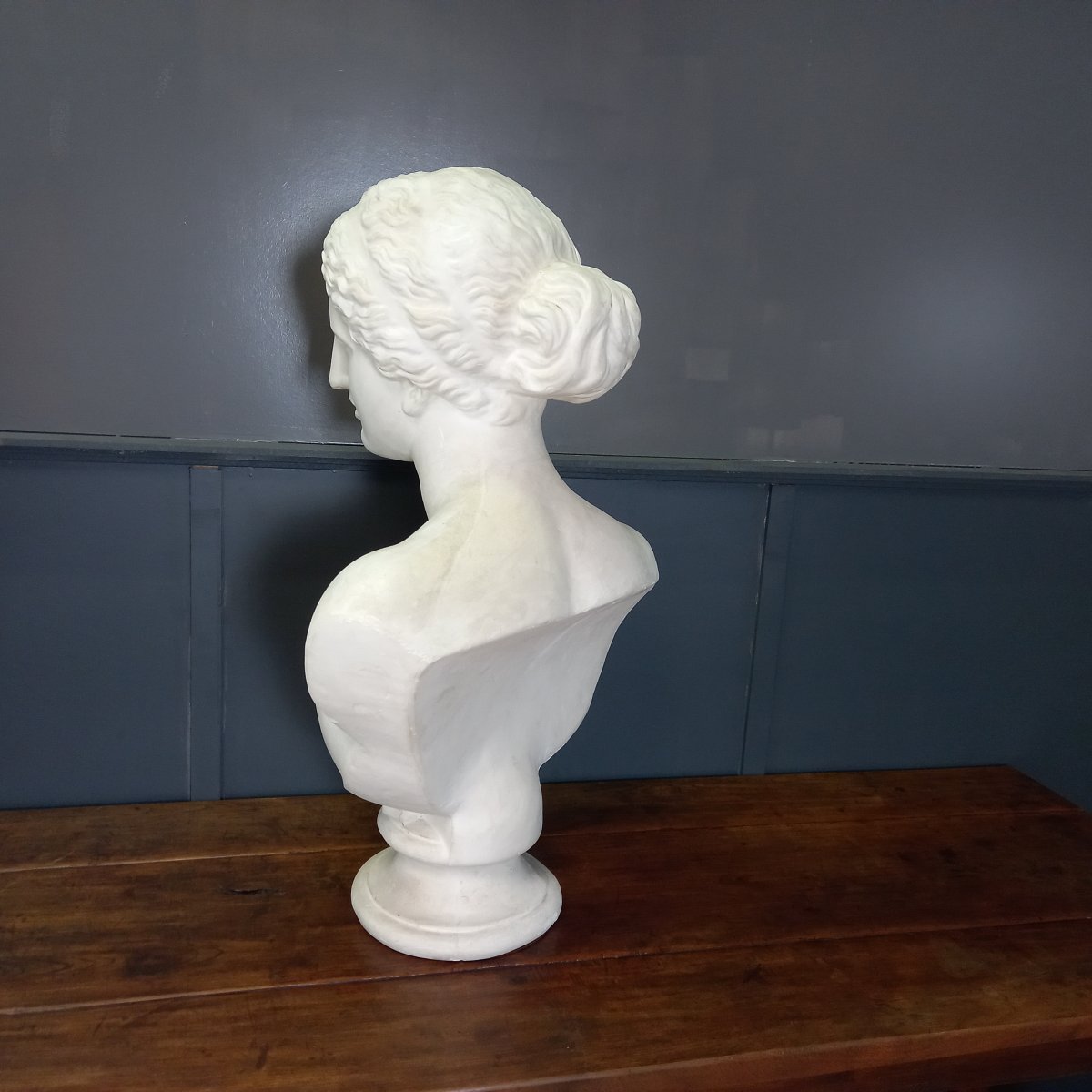 An Exceptionally Large Bust Of The Venus De Milo-photo-4
