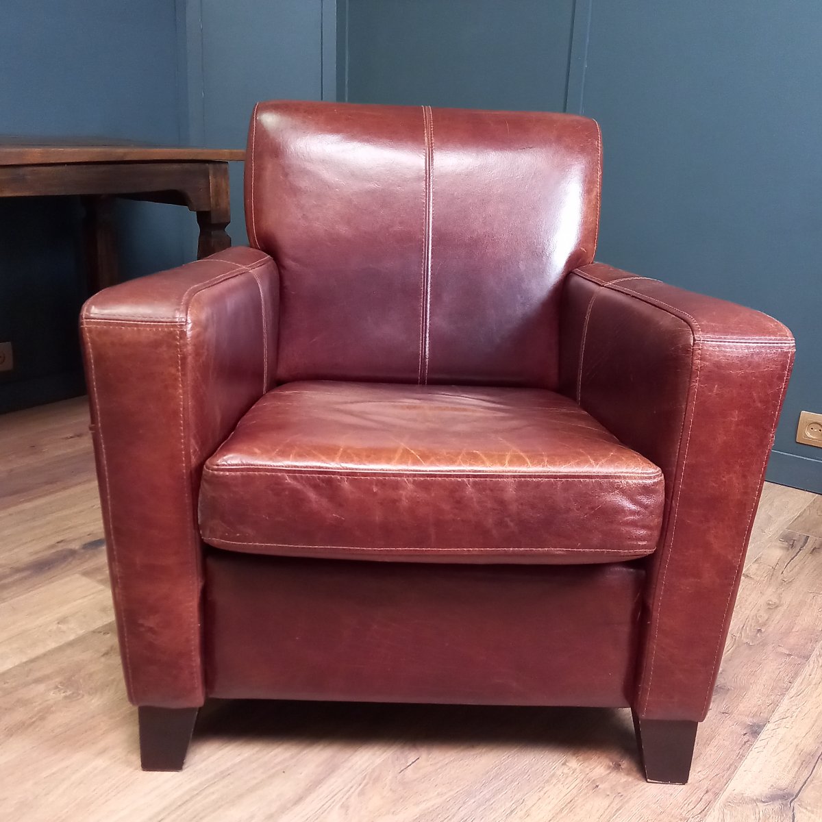 Fauteuil club en peau de vachette-photo-1