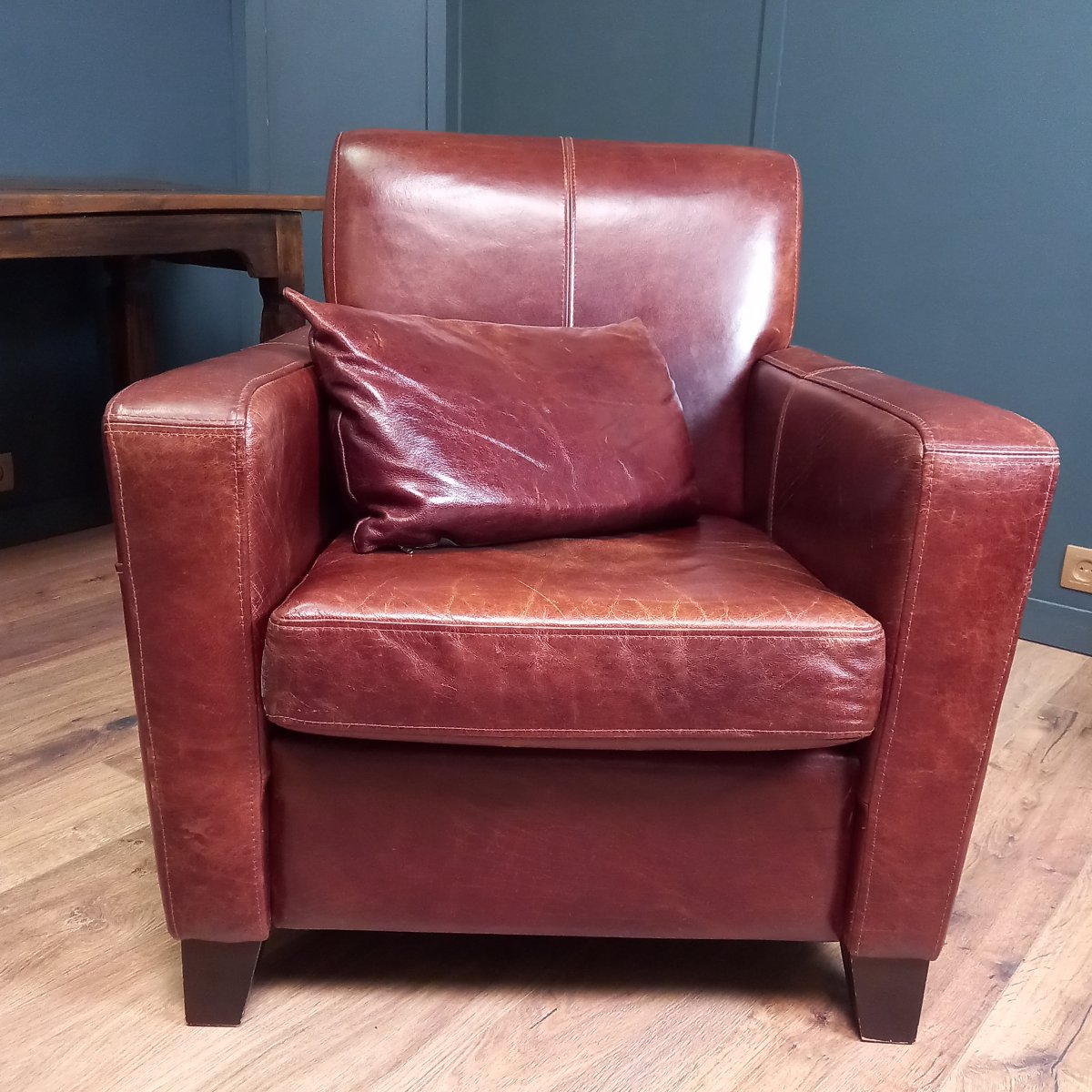 Fauteuil club en peau de vachette-photo-6