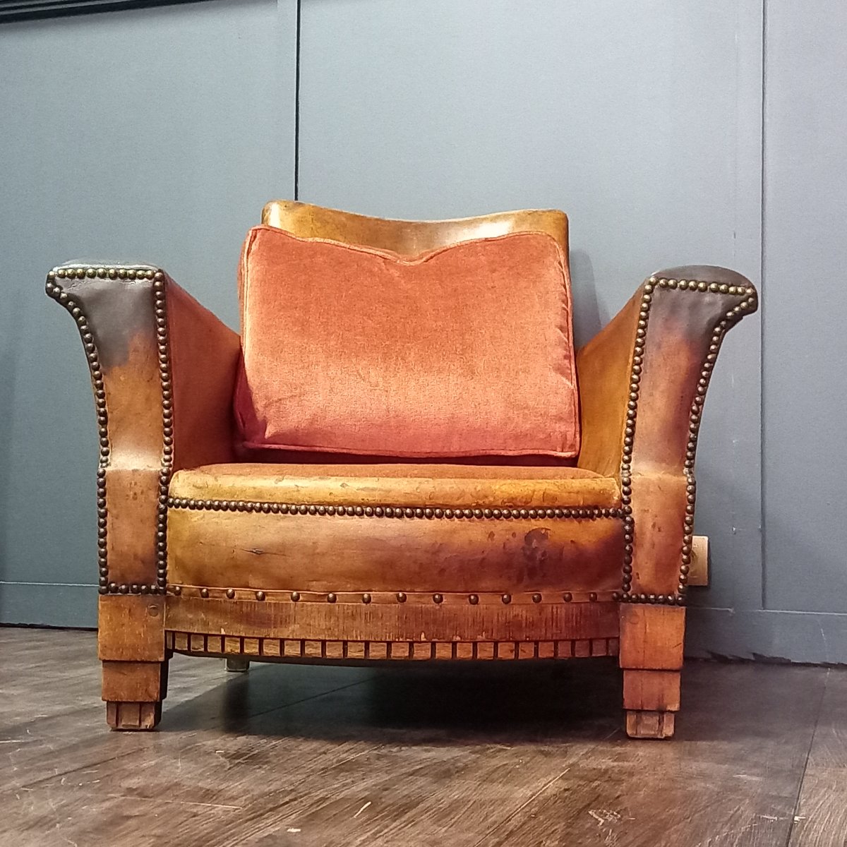 Fauteuil en cuir français – Art déco - Période : 1915–1920
