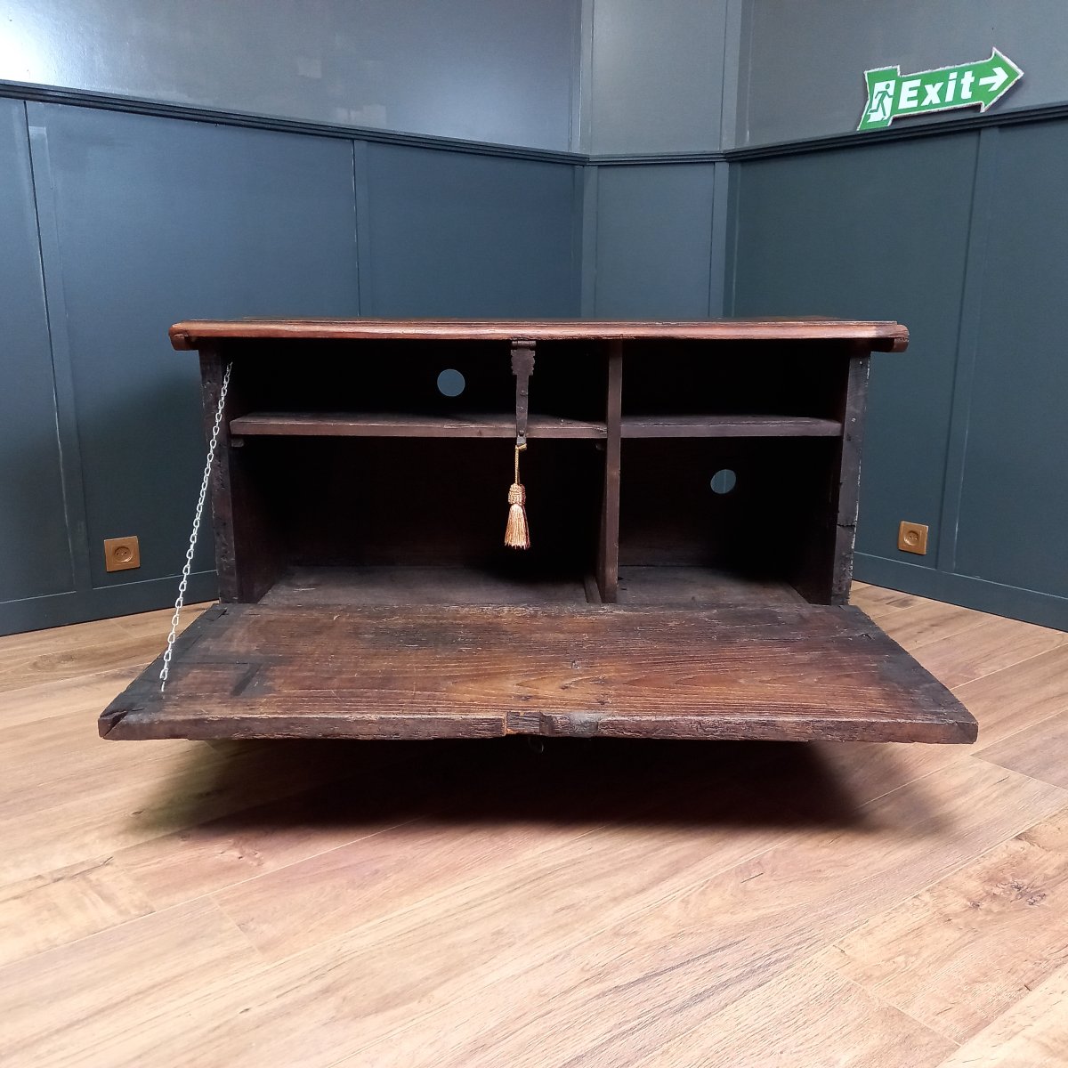 18th-century Spanish Chest Made Of Chestnut Wood-photo-2