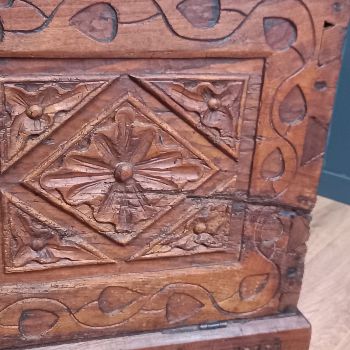 18th-century Spanish Chest Made Of Chestnut Wood-photo-2