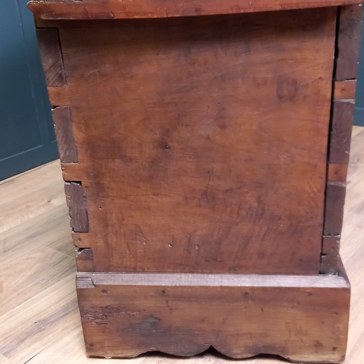 18th-century Spanish Chest Made Of Chestnut Wood-photo-6