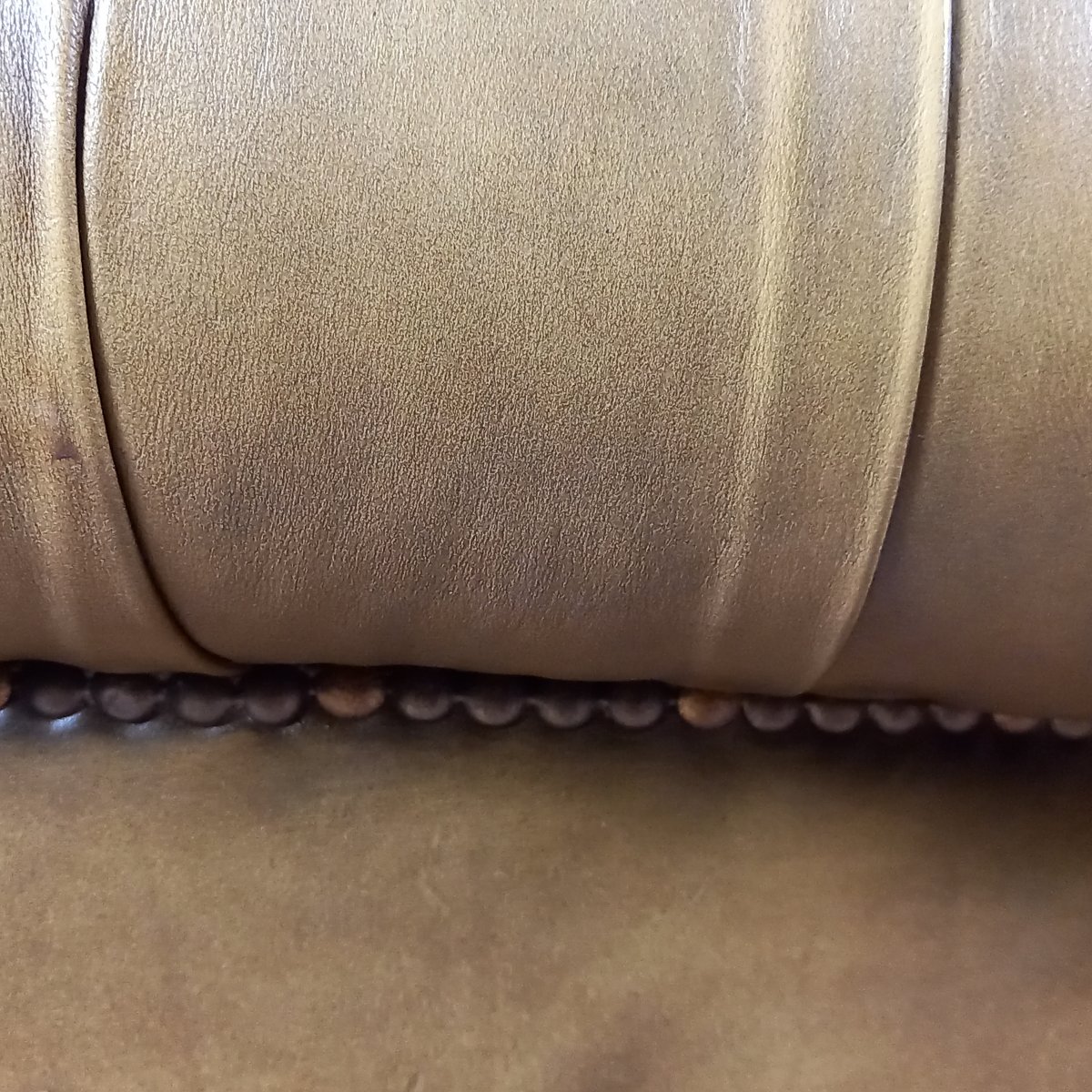 Vintage Baroque-style Chesterfield Club Chair-photo-1